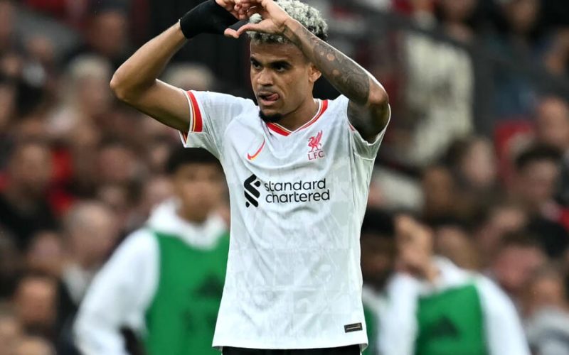 Doblete de Luis Díaz, Liverpool ganó 3-0 al Manchester United